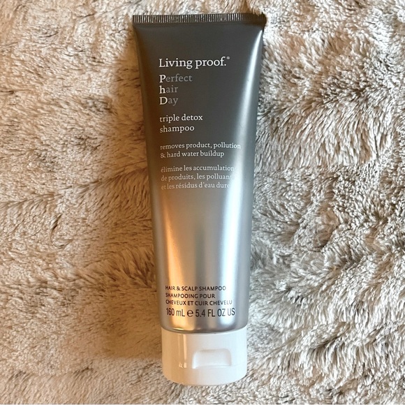 Living Proof Perfect Hair Day Shampoo - Picture 1 of 12